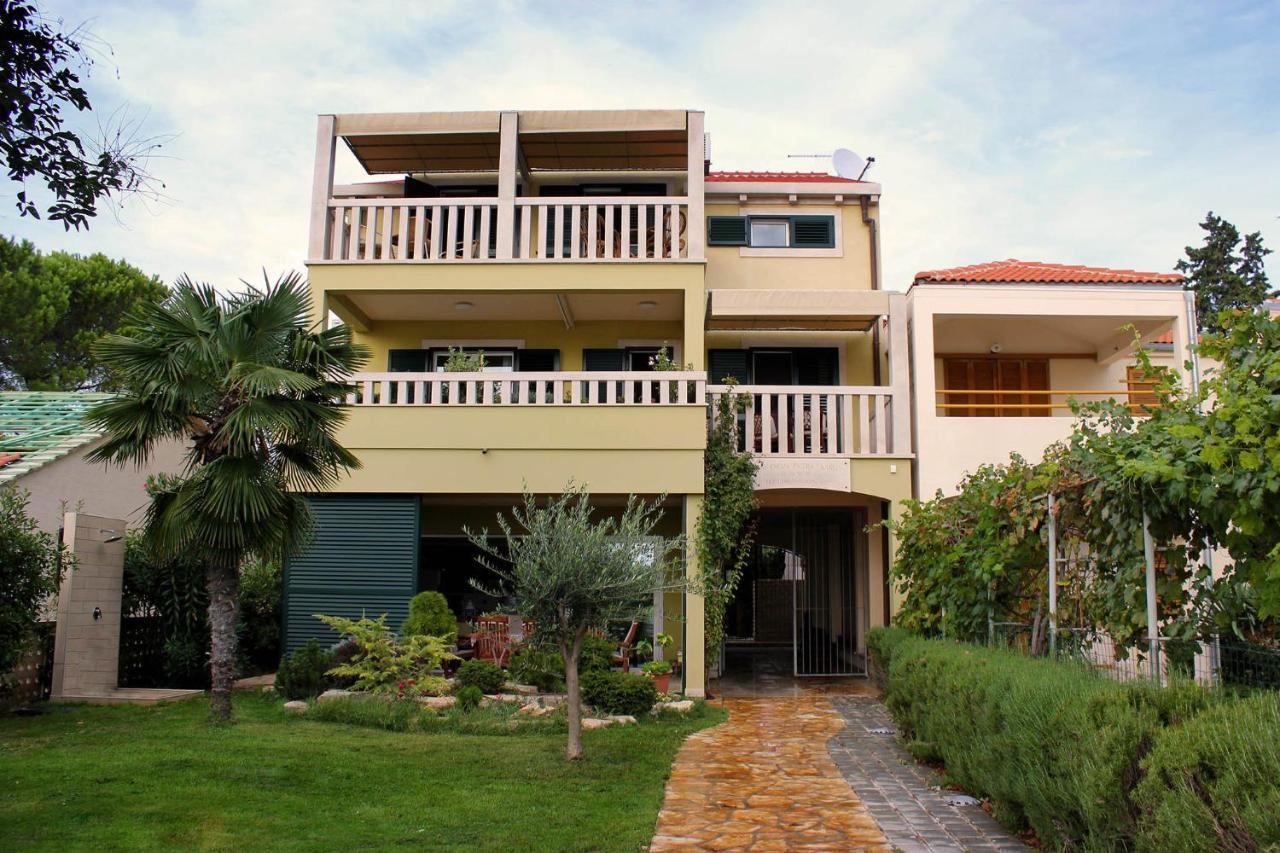 טוראני Apartments Petra I Karlo מראה חיצוני תמונה