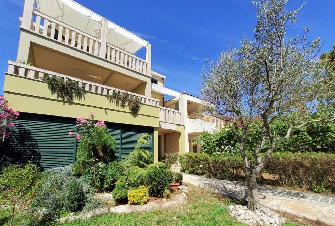 טוראני Apartments Petra I Karlo מראה חיצוני תמונה