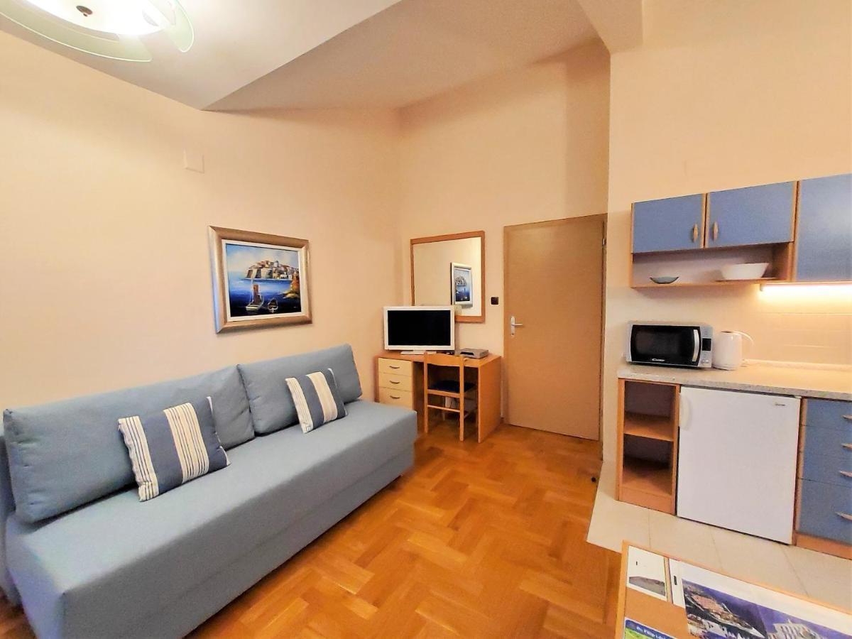 טוראני Apartments Petra I Karlo מראה חיצוני תמונה