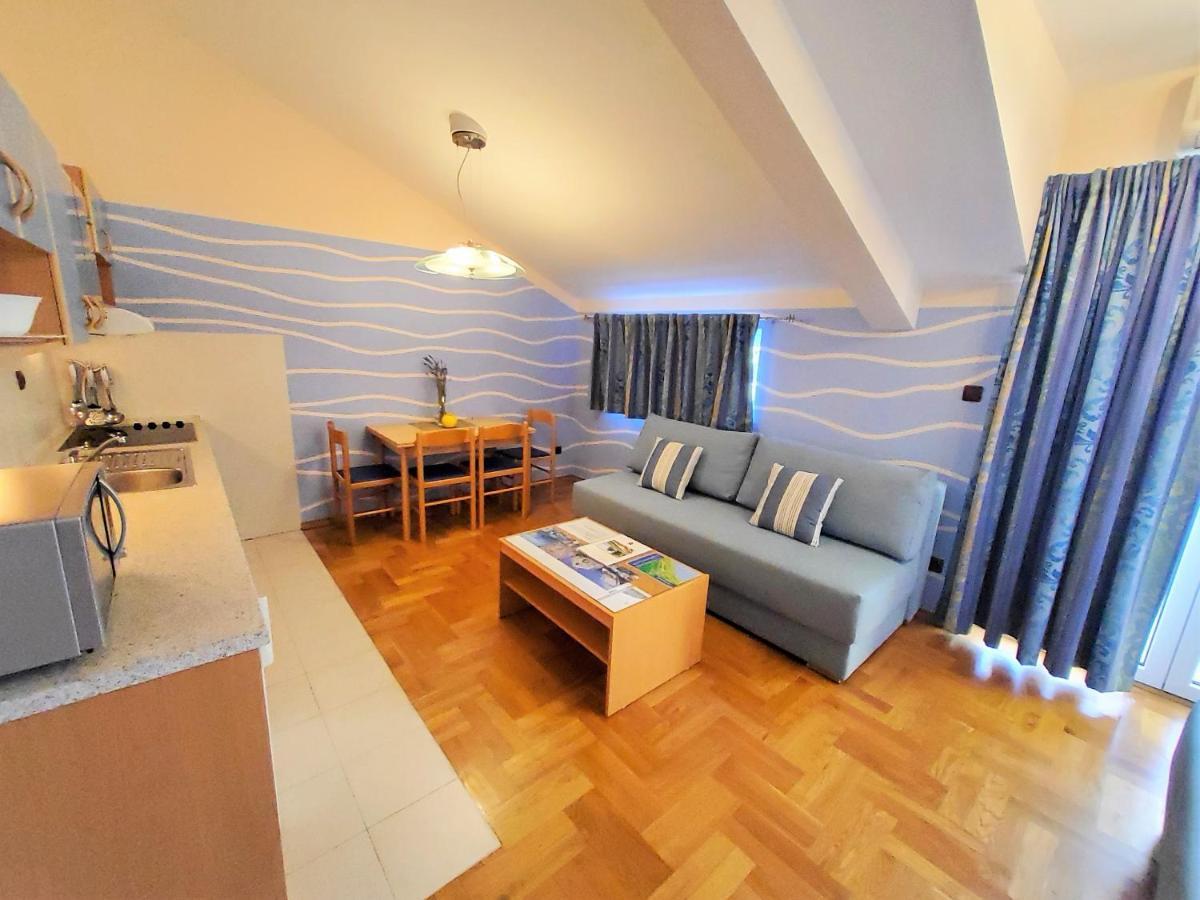 טוראני Apartments Petra I Karlo מראה חיצוני תמונה